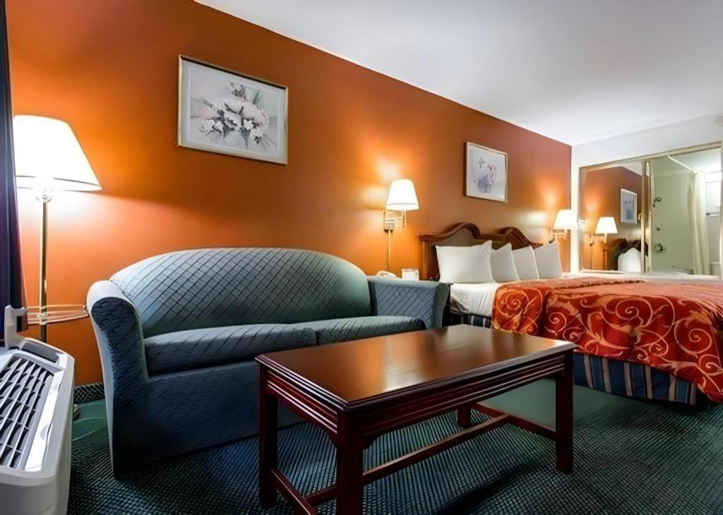 Econo Lodge South Гарнер Экстерьер фото