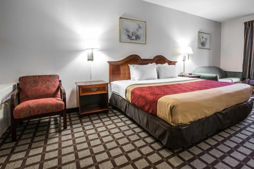 Econo Lodge South Гарнер Экстерьер фото