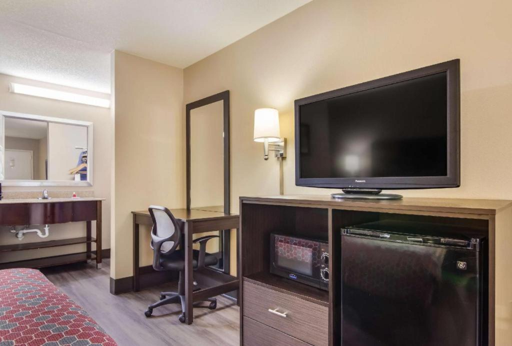 Econo Lodge South Гарнер Экстерьер фото